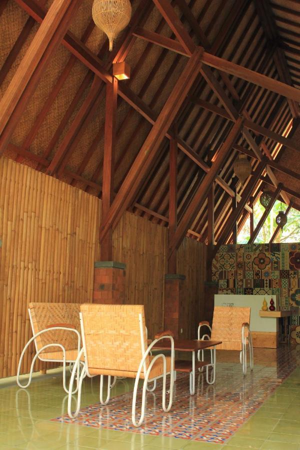 Komoreya Guesthouse Kejayan エクステリア 写真